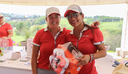  Silvia Garza y Linda Estrada.