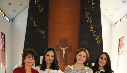  María Luisa Martínez, Karina Martínez, Oscar Macías, Ana Luisa Martínez, Blanca Báez, Silvia Elena Delgadillo, Mercedes y María José Macías.