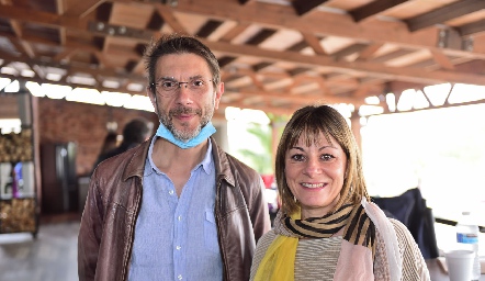  Luca Gambini y Catia Arcanyiletti.