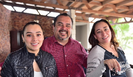  Ireri Cruz, Rubén Cruz y Katia Salas.