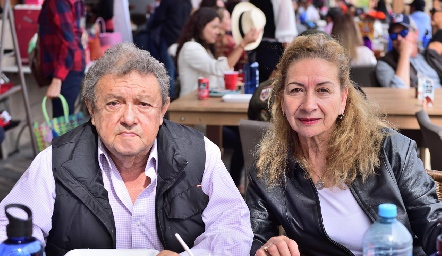 Enrique Mercado y Ana María Mercado.