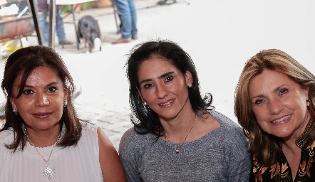  Tita Ruiz, Janet Ávalos y Tere Lastras.