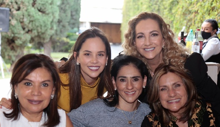  Tita Ruiz, Alynn Ruiz, Janet Ávalos, Elizabeth Eichelmann y Tere Lastras.