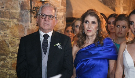  Miguel Torres Corzo y Mónica Hernández de Torres.