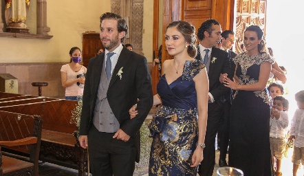  Andrés Torres y Elizabeth Treviño de Torres.