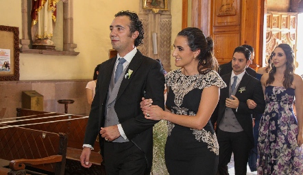  Wilfrido Martínez y Fernanda Saiz de Martínez.
