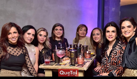  Analía Araya, Alma Rosa Méndez, Karla Saucedo, Tania Morales, Iliana Dávila, Cristina Guerra, Marisol Dip y Daniela Gutiérrez.