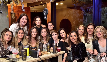  Adriana Ocaña, Beatriz Villegas, Deyanira Cázares, Adriana Pedroza, Daniela Gutiérrez, Marcela Payán, Sandra Morelos, Claudia Hinojosa, Anilú Enríquez, Lorena Torres, Michel Zarur y Vero Escobedo.
