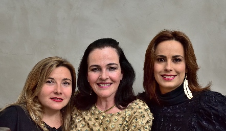 Ale Guerra, Lourdes Gómez y Ana Hernández.
