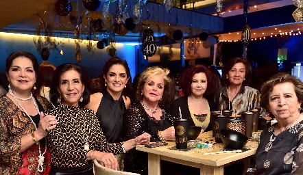  Daniela con su familia.