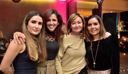 Lourdes Orozco, Lía Araya, Iliana Dávila y Lorena Torres.