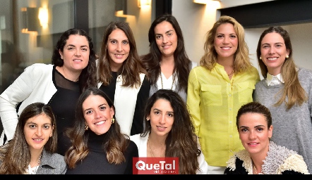  Ana Sofía Torre con sus amigas.