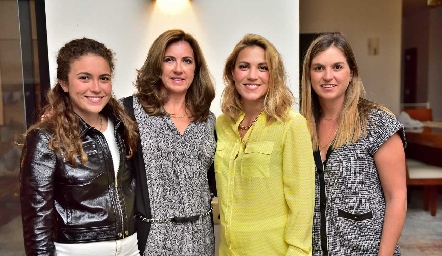  Guille Hernández con sus hijas María Emilia, Ana Sofía y Guille Torre.