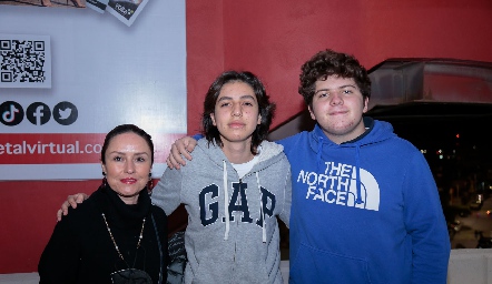  Gloria Ríos, Víctor Cano y Jesús Lázaro Abraham.