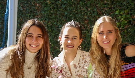  Sofía Leiva, Montse Barral e Ingrid Velasco.