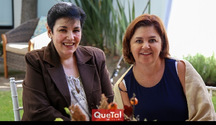  Marcela González y Margaret Lozano.