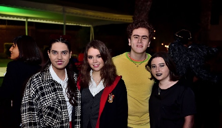 Eugenia Izar, Paulina Régil, Rodrigo de Luna y Cecilia Palau.