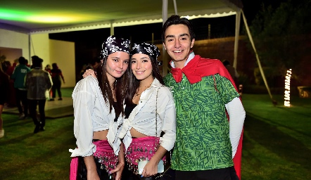Ximena Castro, Daniela Herrera y Pablo Rodríguez.