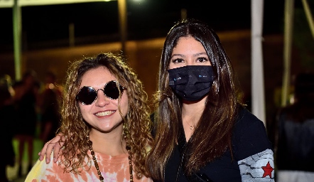 Leti Castillo y Fernanda Martínez.