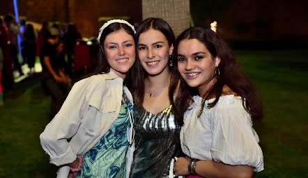 Ana Castuera, Nuria Garcia y Sofía Meade.