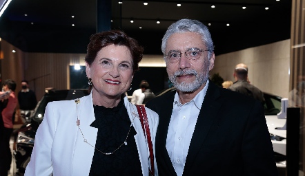  María Eugenia y Francisco Valadez.