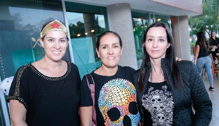 Sonia Reynoso, Rocío López y Lourdes Valdez.