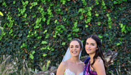  Tere Ledezma y Claudia Torres.