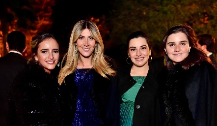  Isa Torres, Martha de la Rosa, Yusa de la Rosa y Eugenia Musa.