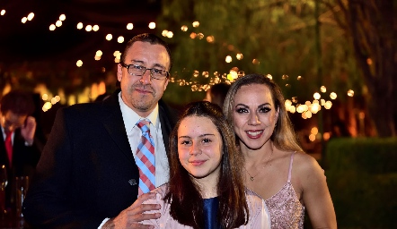  David, Marcela y Marcela Guevara.