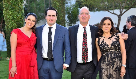  María José Raymond, Ricardo Raymond, Ricardo Raymond y Laura Acosta.