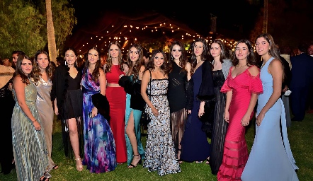  Clau Torres Carpizo con sus amigas.