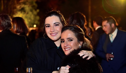  Yusa de la Rosa e Isa Torres.