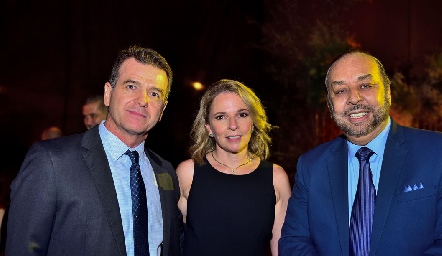  Sergio Mendizábal, Jana de Mendizábal y Teófilo Torres Corzo.