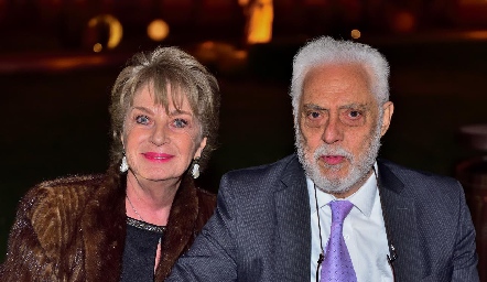  Ana María Álvarez y Alejandro Araiza.