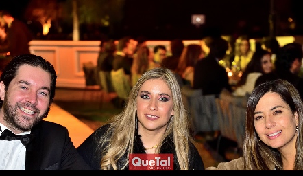  Alejandro Zamanillo, Gaby Alvarado y Alis Gómez.