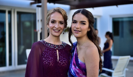  Claudia Carpizo con su hija Clau.