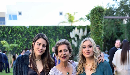  Patricia Alvarado, María del Carmen Torres, Gabriela Alvarado y Alessandra Zamanillo.