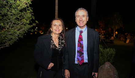  Josefina Sánchez y Luis Stevens.