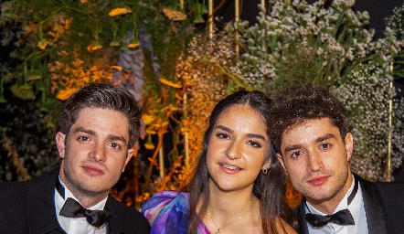  Alejandro, Claudia y Carlos Torres Carpizo.