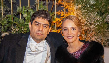  Luis Torres y Claudia Carpizo de Torres, papás del novio.