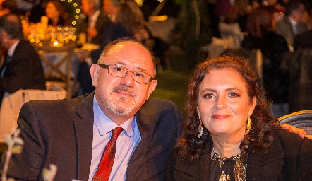   Mauro Olvera y Maribel Ledezma.