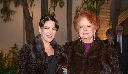  Beatriz y Cristina Carpizo.