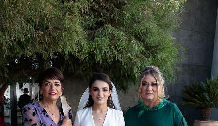  Guadalupe González, Miriam Ortiz y Carla Serna.