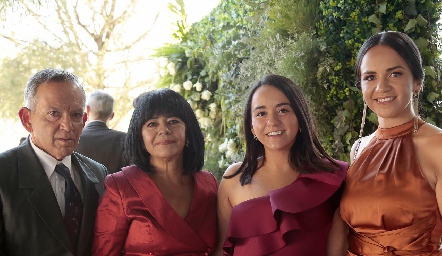  Guillermo Carrillo, Sara Márquez, Andrea Carrillo y Sara Carrillo.