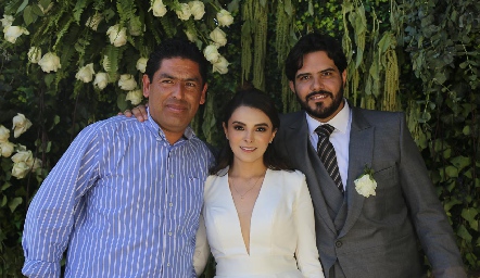  Carlos Araujo, Miriam Ortiz y Anuar Zarur.
