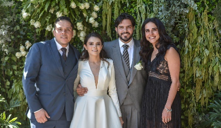  Enrique Gaviño, Miriam Ortiz, Anuar Zarur y Claudia Estrada.