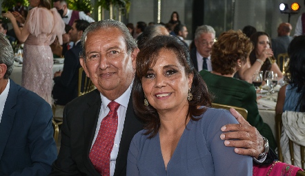  Gerardo González y Paulina de Gonzalez.