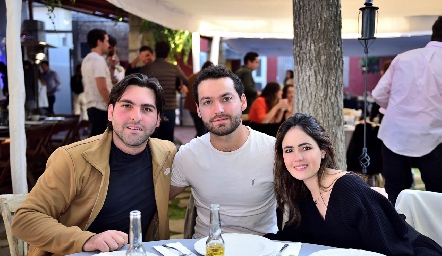  Antonio Esper, Carlos González y Paulina Aldrett.
