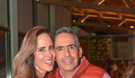  Adriana Pedroza y Arturo Hinojosa.