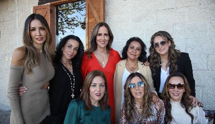   Liliana Soto, Adriana Espinosa, Adriana Pedroza, Maru Silos, Lucía Berrones, Verónica Abaroa, Anna Astrid Navarro y Érika Ramírez.